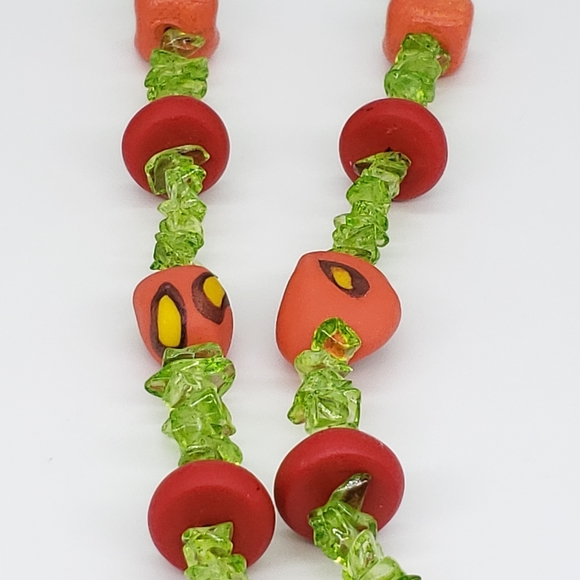 Maybe a good Halloween Necklace - Picture 4 of 7